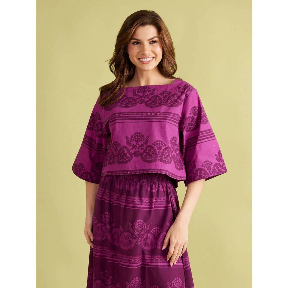 NEW DOUBLE A angie top in garden motif